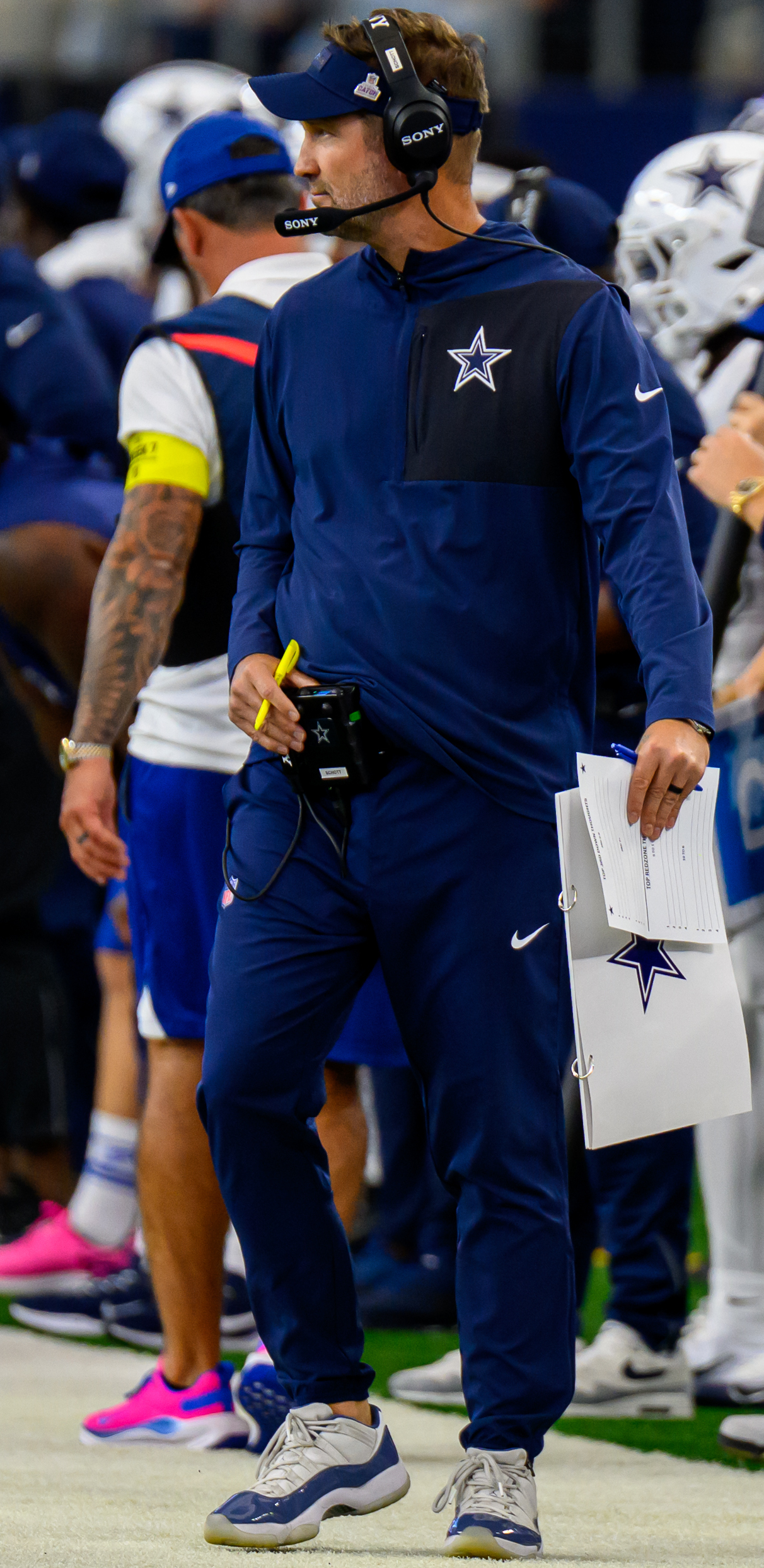 Brian Schottenheimer, October 19, 2025, on the Dallas sideline. Archival photograph; not a new employment agreement.